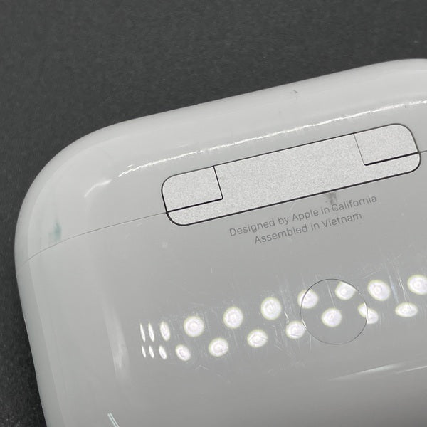 【中古】MagSafe充電ケース(USB-C)付きAirPods Pro(第2世代) MTJV3JA【秋葉原】