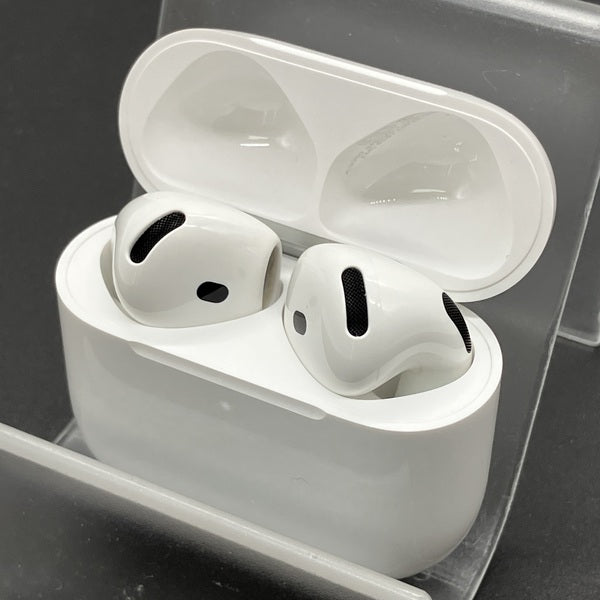 【中古】AirPods 4 MXP93J/A（アクティブノイズキャンセリング搭載）【秋葉原】