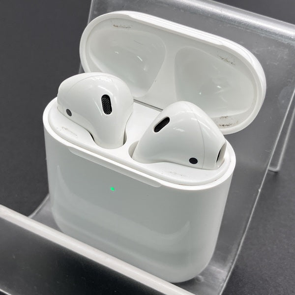 【中古】AirPods with Wireless Charging Case  MRXJ2J-A【秋葉原】