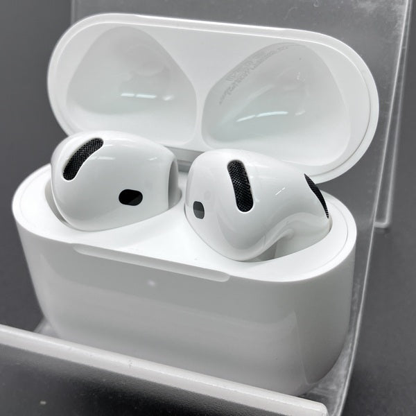 【中古】AirPods 4 MXP93J/A（アクティブノイズキャンセリング搭載）【秋葉原】