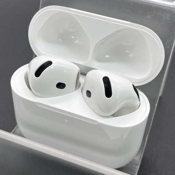 【中古】AirPods 4 MXP93J/A（アクティブノイズキャンセリング搭載）【秋葉原】