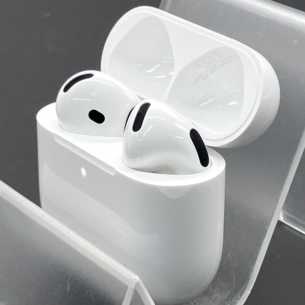 【中古】AirPods 4 MXP93J/A（アクティブノイズキャンセリング搭載）【秋葉原】