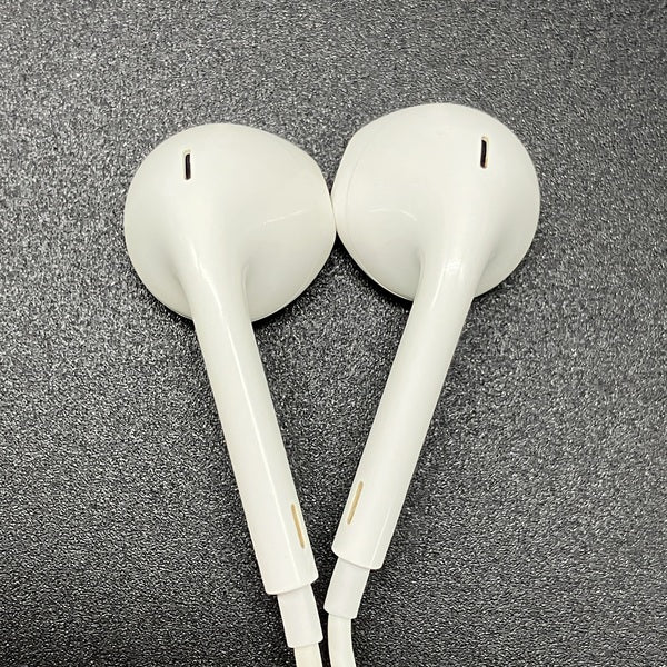 【中古】EarPods with Lightning Connector【秋葉原】