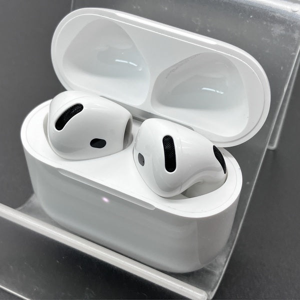 【中古】AirPods 4 MXP93J/A（アクティブノイズキャンセリング搭載）【秋葉原】