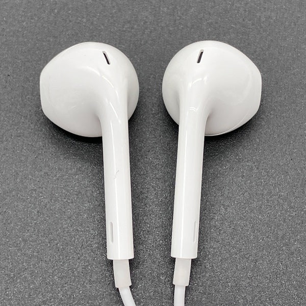 【中古】Apple EarPods with Remote and Mic【秋葉原】