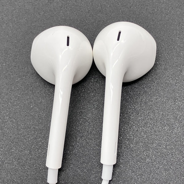 【中古】Apple EarPods with Remote and Mic【秋葉原】