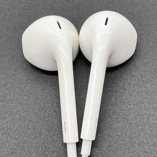 【中古】EarPods with Lightning Connector【秋葉原】