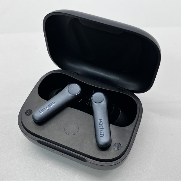 【中古】Air Pro 4 - Black【秋葉原】