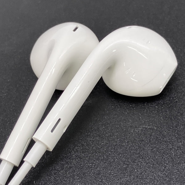 【中古】EarPods with Lightning Connector【秋葉原】