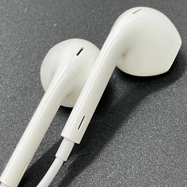 【中古】EarPods with Lightning Connector【日本橋】