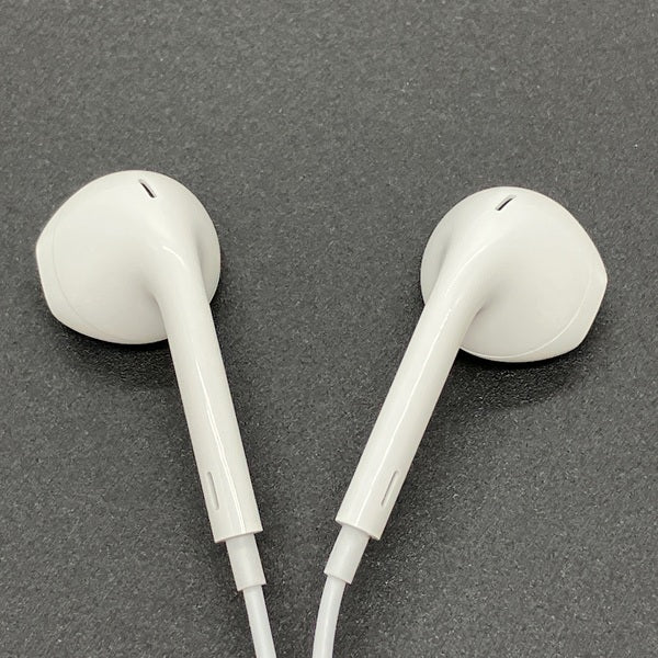 【中古】EarPods with Lightning Connector【秋葉原】