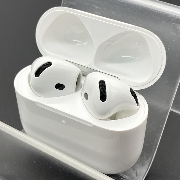 【中古】AirPods 4 MXP93J/A（アクティブノイズキャンセリング搭載）【秋葉原】