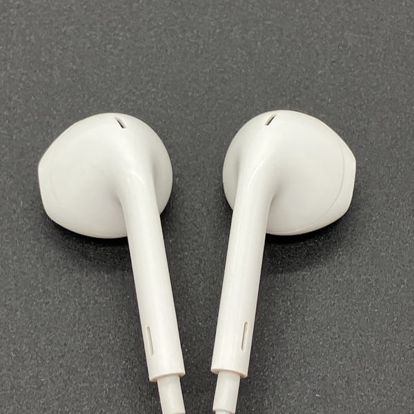 【中古】EarPods with Lightning Connector【秋葉原】