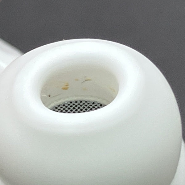 【中古】AirPods Pro (第2世代) MQD83J/A【秋葉原】
