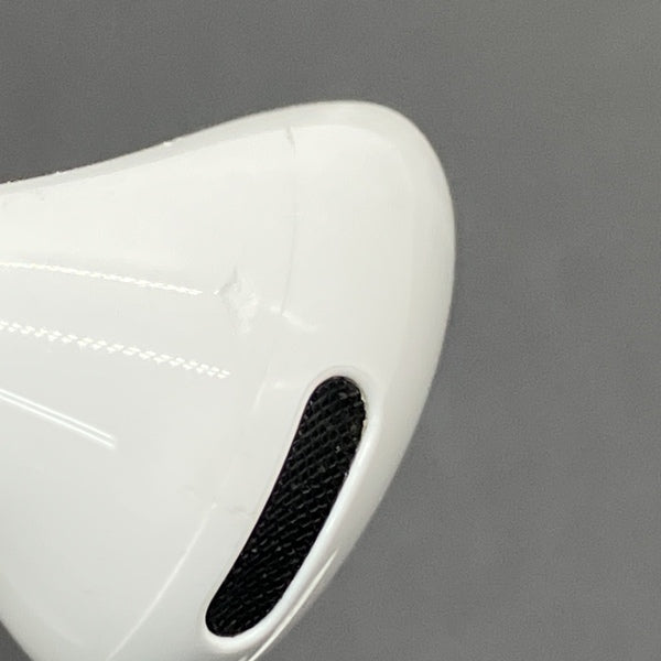 【中古】AirPods 4 MXP93J/A（アクティブノイズキャンセリング搭載）【秋葉原】