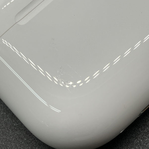 【中古】AirPods 4 MXP93J/A（アクティブノイズキャンセリング搭載）【秋葉原】