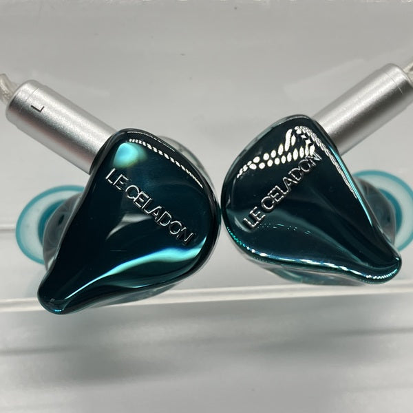 【中古】LE CELADON 【AZL-LECELADON】【秋葉原】