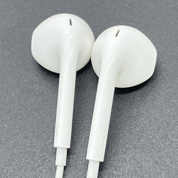 【中古】EarPods with Lightning Connector【秋葉原】
