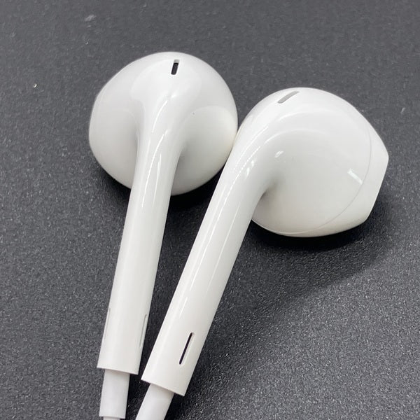 【中古】Apple EarPods with Remote and Mic【秋葉原】
