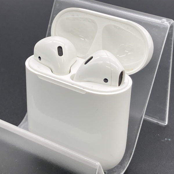 【中古】AirPods with Charging Case MV7N2J/A【日本橋】