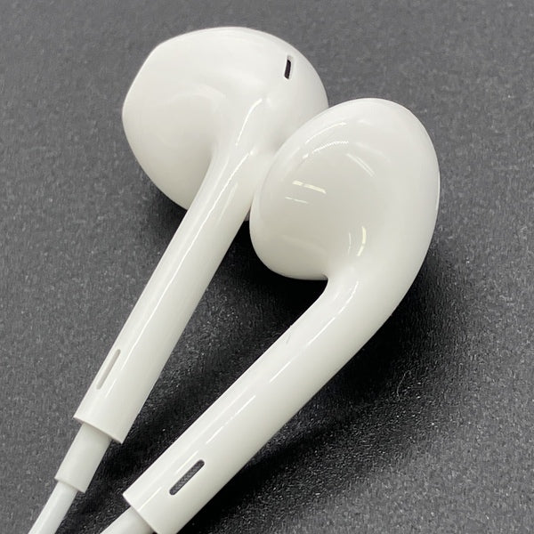 【中古】EarPods with Lightning Connector【秋葉原】