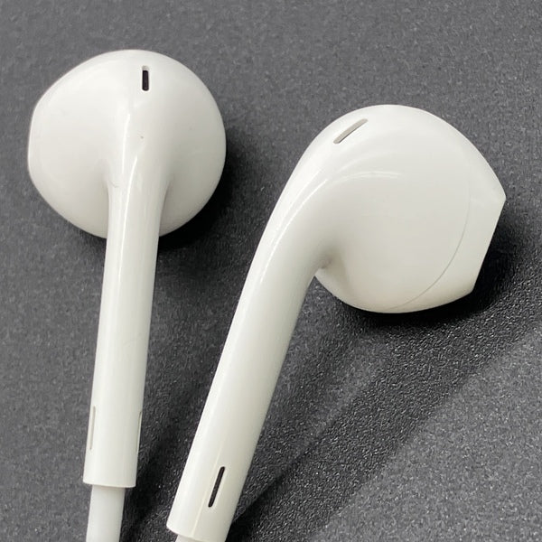 【中古】Apple EarPods with Remote and Mic【秋葉原】