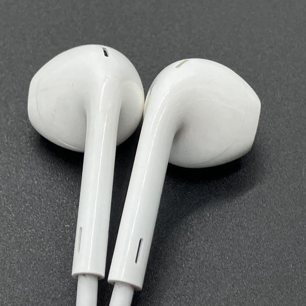 【中古】EarPods with Lightning Connector【秋葉原】