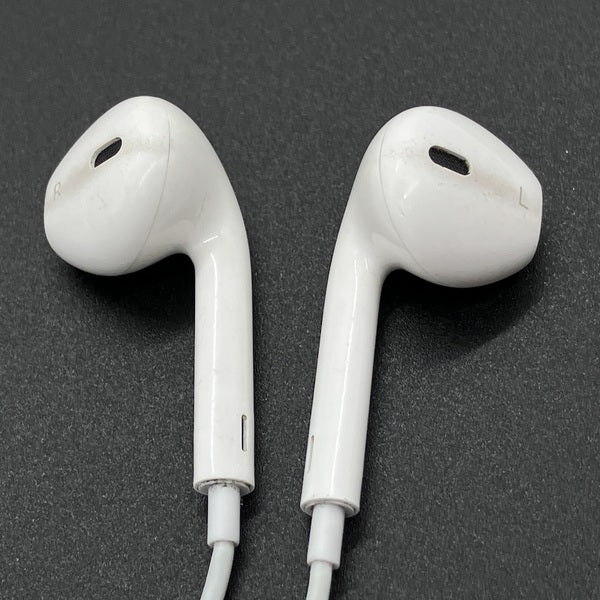 【中古】EarPods with Lightning Connector【秋葉原】