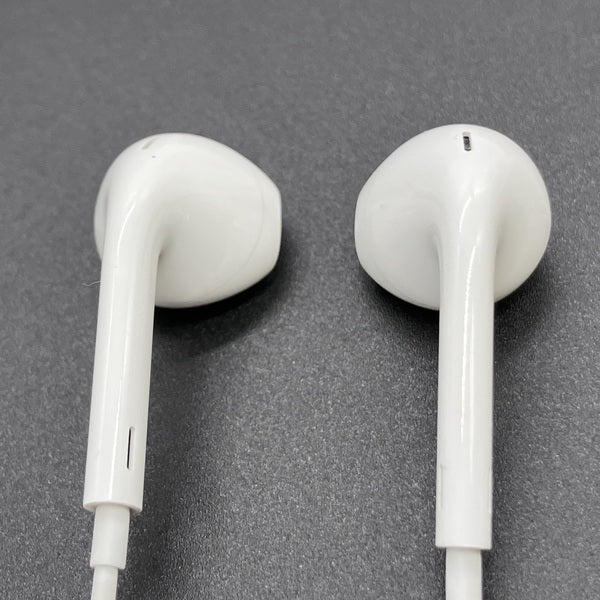 【中古】Apple EarPods with Remote and Mic【秋葉原】