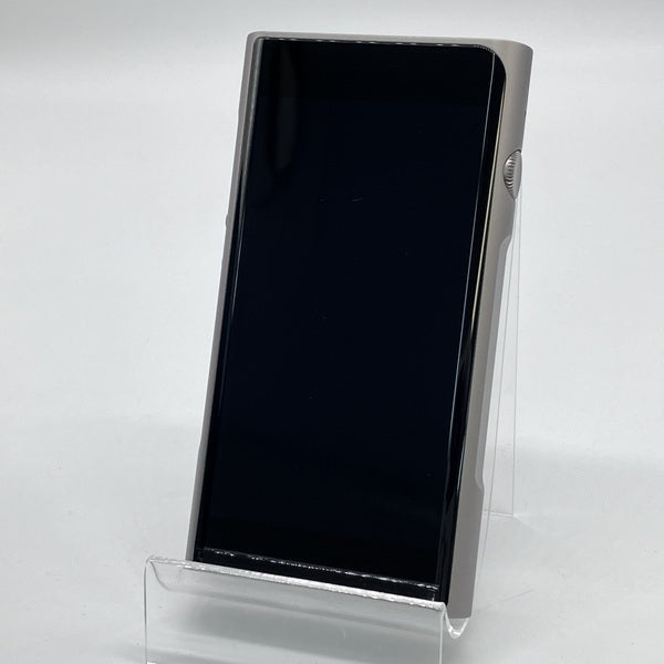 【中古】M6 PRO チタニウム【秋葉原】