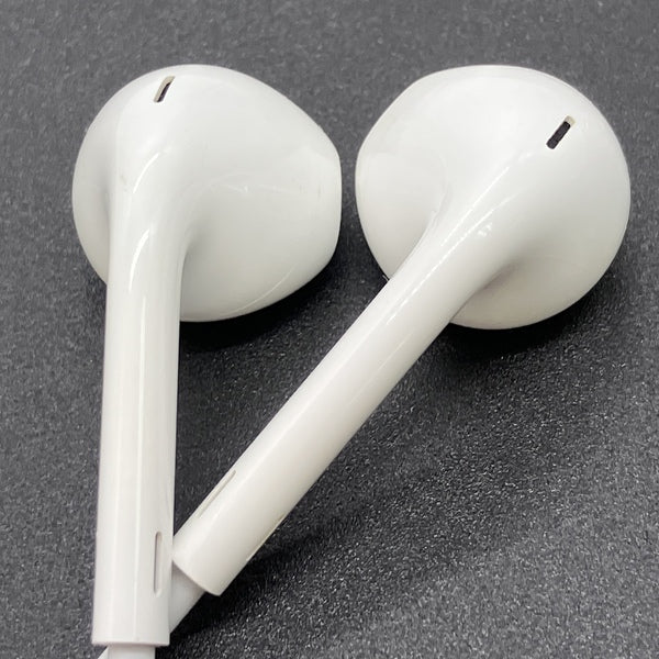 【中古】EarPods with Lightning Connector【秋葉原】
