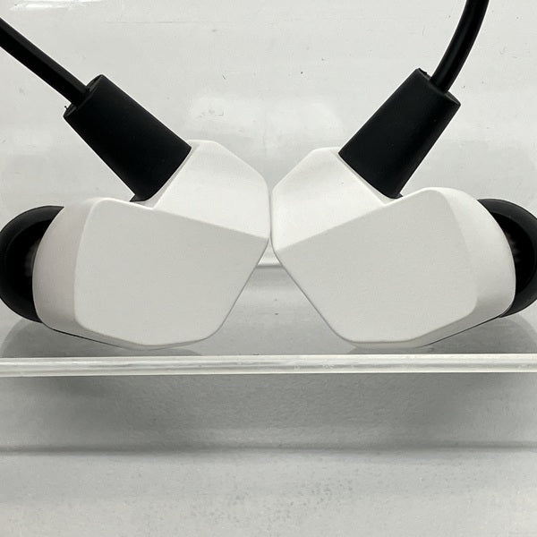 【中古】VR3000 for Gaming e☆イヤホン限定カラー ホワイト＆ブラック【秋葉原】