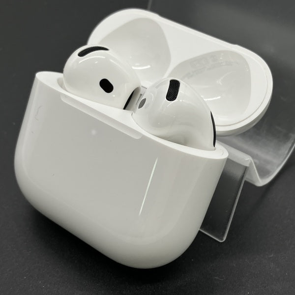 【中古】AirPods 4 MXP93J/A（アクティブノイズキャンセリング搭載）【秋葉原】