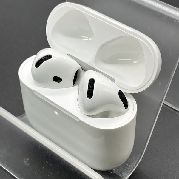 【中古】AirPods 4 MXP63J/A【秋葉原】