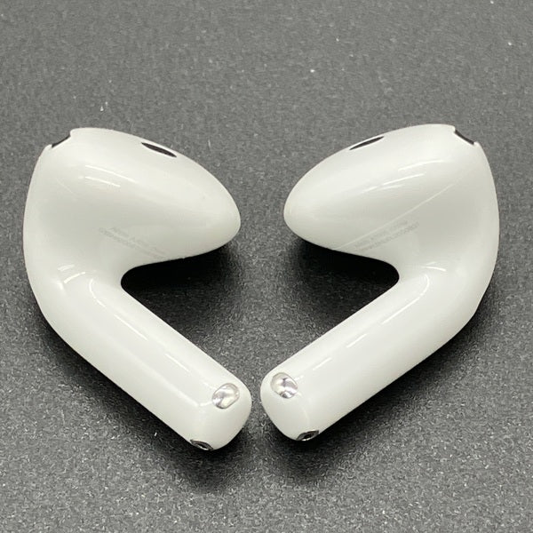 【中古】AirPods 4 MXP93J/A（アクティブノイズキャンセリング搭載）【日本橋】