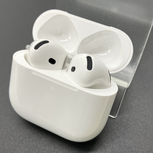 【中古】AirPods 4 MXP93J/A（アクティブノイズキャンセリング搭載）【秋葉原】
