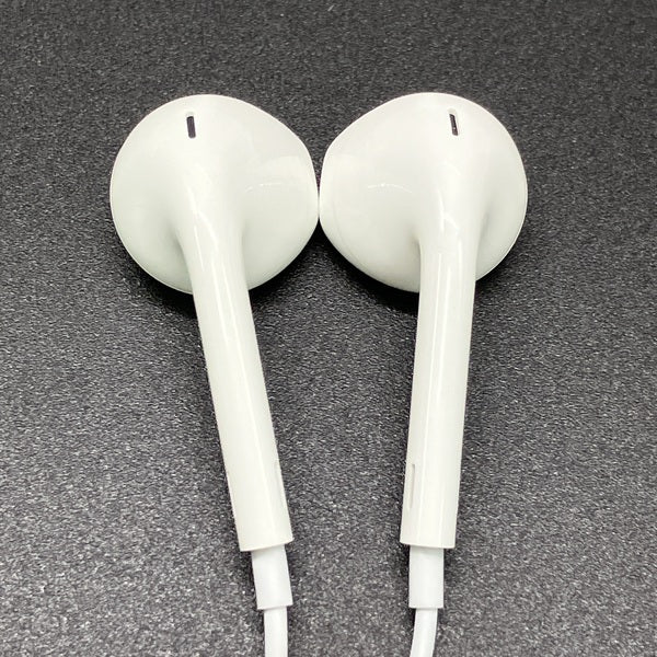 【中古】Apple EarPods with Remote and Mic【秋葉原】