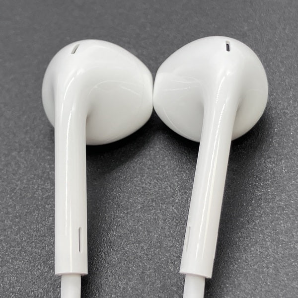 【中古】EarPods with Lightning Connector【秋葉原】
